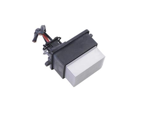 Used Heater resistor PEUGEOT 3008 II SUV (MC_, MR_, MJ_, M4_) 1.2 THP/ PureTech 130 (MRHNSM, MRHNSU, MRHNSJ, MRHNYW,... (131 hp) 30246658