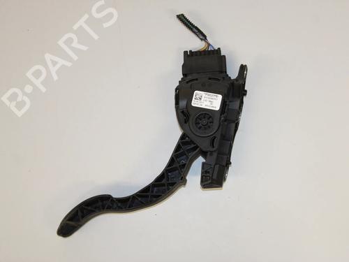 Used Pedal Pedal VOLVO V60 I (155) D2 (120 hp) 33380937 33380937