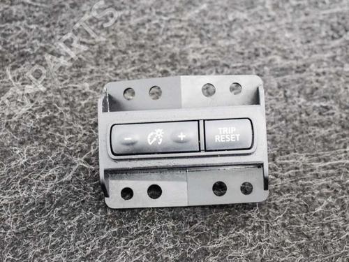 Used Switch NISSAN QASHQAI II (J11, J11_) 1.2 DIG-T (115 hp) 6742236