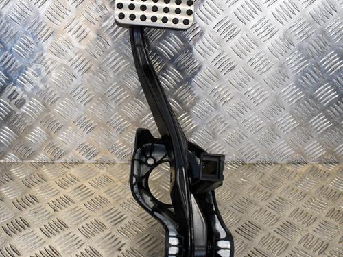 pedal-mercedes-benz-e-class-convertible-a207-e-350-207459-2010-2011-2012-2013-2014-2015-2016-6753385 main image