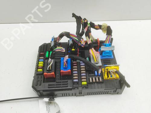 Used Fuse box Fuse box PEUGEOT 2008 II (UD_, US_, UY_, UJ_, UR_, UC_) e-2008 (UKZKXZ) (136 hp) 34560557 34560557