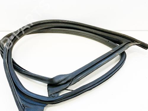 Used Rubber door seal TESLA MODEL 3 (5YJ3) EV (283 hp) 28045674