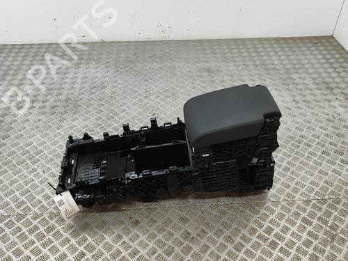 Middle console LAND ROVER DISCOVERY V (L462) 3.0 Td6 4x4 | BP30130567I22 