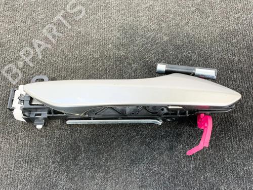 rear-left-exterior-door-handle-lexus-nx-_z1_-300h-awd-ayz15_-2014-6759536 main image