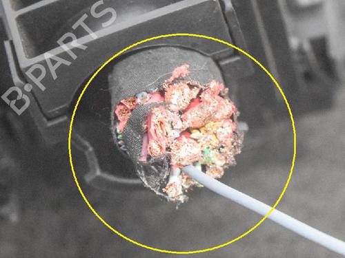 Fuse box RENAULT KADJAR (HA_, HL_) 1.5 dCi 110 (HLA3) | BP6760893E1