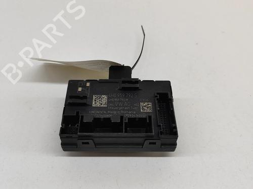 Used Electronic module Electronic module PORSCHE MACAN (95B) 3.0 S Diesel (211 hp) 21077772 21077772