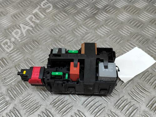 Used Fuse box PEUGEOT 2008 II (UD_, US_, UY_, UJ_, UR_, UC_) e-2008 (UKZKWZ) (156 hp) 28431999