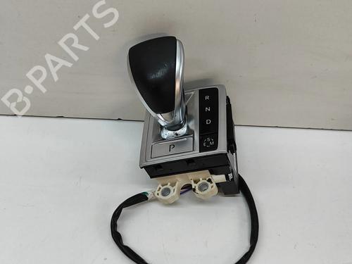 Used Shift knob INFINITI Q30 1.6 (156 hp) 28564134