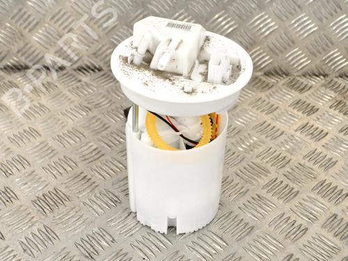 Used Fuel pump Fuel pump FORD FIESTA VII (HJ, HF) 1.0 EcoBoost (101 hp) 9113728 9113728