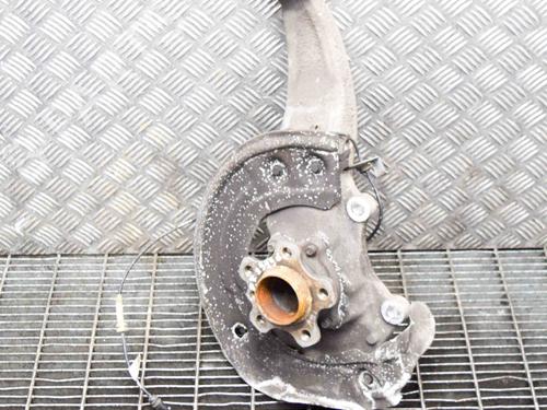 Used Left front steering knuckle BMW 5 (G30, F90) 530 d (265 hp) 14621374