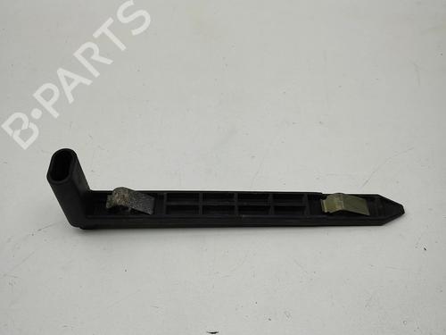 Used Right headlight support Right headlight support 39409821 39409821