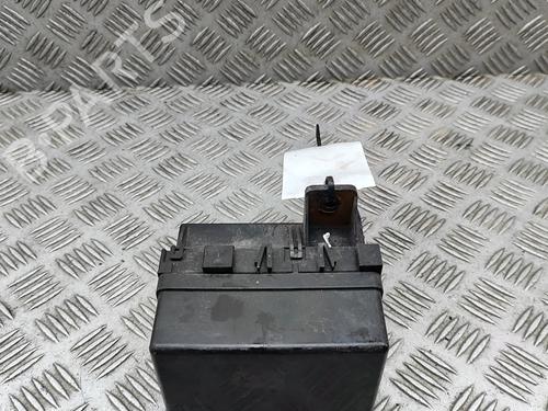 Used Fuse box Fuse box 38268180 38268180