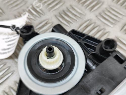 Left front window motor VOLVO XC60 II (246) B5 Mild-Hybrid | BP27790748E21 