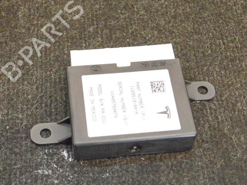 Used Electronic module Electronic module TESLA MODEL S (5YJS) 75D AWD (525 hp) 20233020 20233020