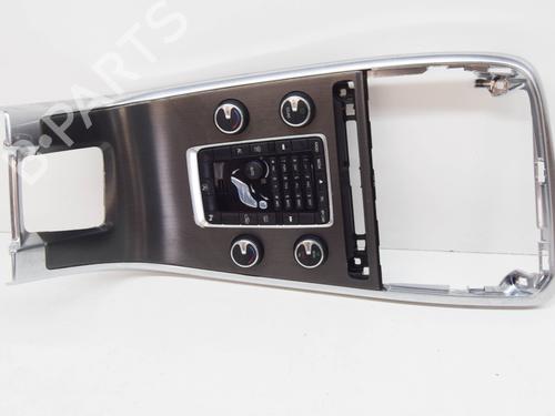 Used Middle console VOLVO XC60 I SUV (156) D3 / D4 (163 hp) 8837989