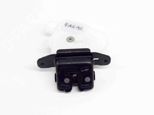 Used Tailgate lock TOYOTA YARIS (_P13_) 1.5 Hybrid (NHP130_) (101 hp) 10074291