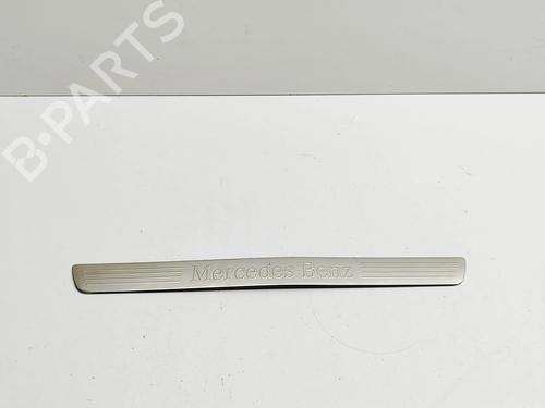 Trinnbrett MERCEDES-BENZ GLA (H247) GLA 200 (247.787) (163 hp) 30857106