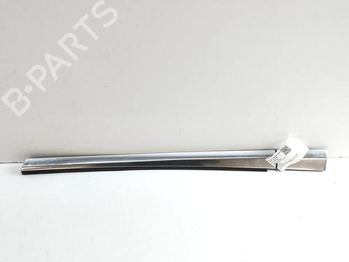 Used Door moulding trim Door moulding trim MERCEDES-BENZ C-CLASS Convertible (A205) C 220 d (205.404) (170 hp) 33375578 33375578