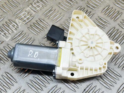 Right front window motor MERCEDES-BENZ CLA Shooting Brake (X117) AMG CLA 45 4-matic (117.952) | BP8840378E20 