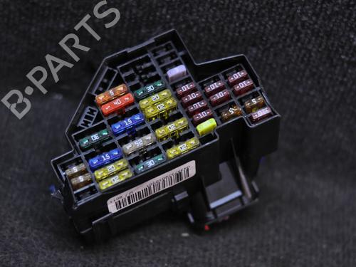 Used Fuse box Fuse box VW PASSAT B7 Variant (365) 2.0 TDI (140 hp) 6720512 6720512