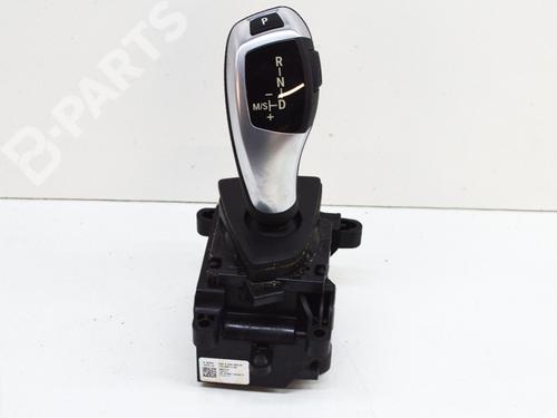 Used Gear lever BMW 3 (F30, F80) 330 e (184 hp) 10915312