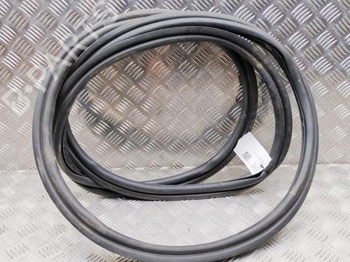Gummiliste TESLA MODEL Y (5YJY) EV Performance All-wheel Drive | BP38783064C142 - Image 4