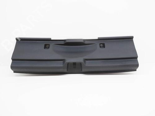 tailgate-trim-audi-q2-gab-gag-2016-29458312 main image