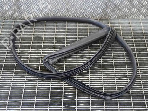 Used Rubber door seal MASERATI GHIBLI III (M157) 3.0 S Q4 (409 hp) 28045678