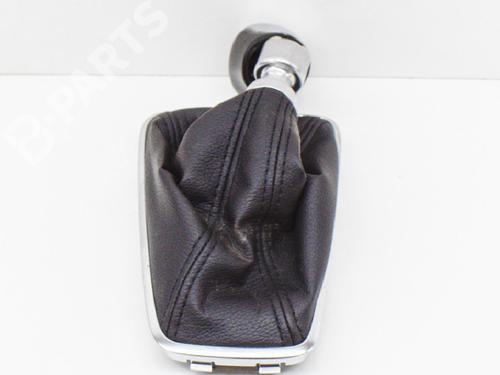 Used Manual gearbox selector Manual gearbox selector FORD FOCUS III 2.0 ST (250 hp) 6864699 6864699