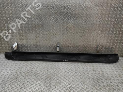 Used Left sideskirt TOYOTA HILUX VIII Pickup (_N1_) 2.8 TD 4WD (GUN126) (204 hp) 29163844