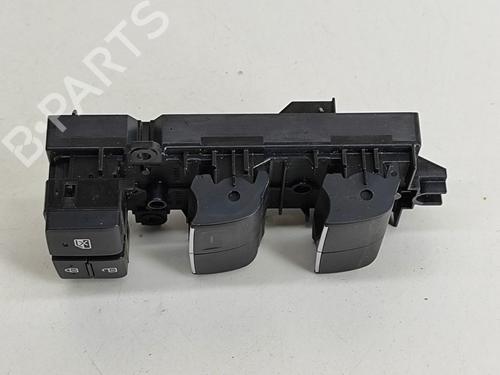 Used Right front window switch TOYOTA COROLLA Estate (_E21_) 1.8 Hybrid (ZWE211) (98 hp) 28550039