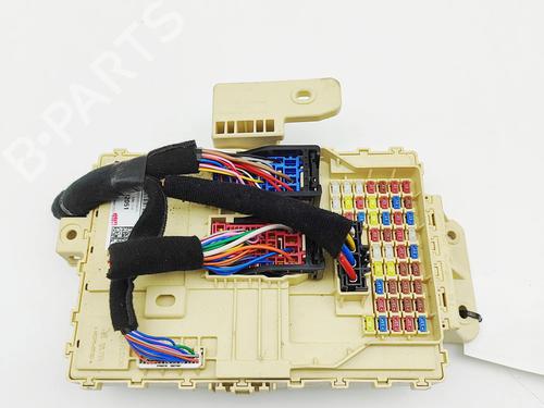 Used Fuse box Fuse box 37029902 37029902