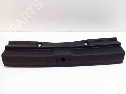 Moldura del portón trasero AUDI A3 Sportback (8VA, 8VF) 1.4 TFSI e-tron (150 hp) 15681052