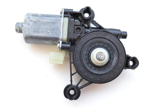 Used Right front window motor VW GOLF VII (5G1, BQ1, BE1, BE2) e-Golf (115 hp) 30282696