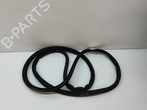 Used Rubber door seal Rubber door seal PEUGEOT 3008 II SUV (MC_, MR_, MJ_, M4_) Hybrid (224 hp) 28554232 28554232