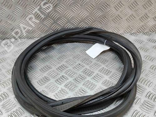 Used Rubber door seal OPEL CROSSLAND X / CROSSLAND (P17, P2QO) 1.2 (75) (82 hp) 28553712