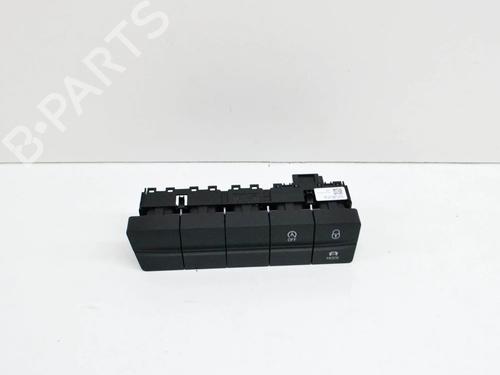 Used Switch Switch SKODA OCTAVIA III (5E3, NL3, NR3) 1.4 TSI (150 hp) 10401946 10401946