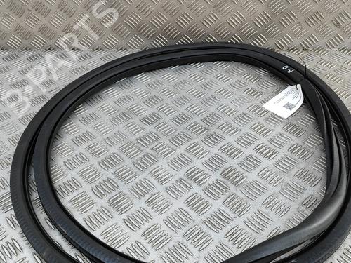 Used Rubber door seal MERCEDES-BENZ GLE (V167) GLE 450 4-matic (167.159) (381 hp) 28561515