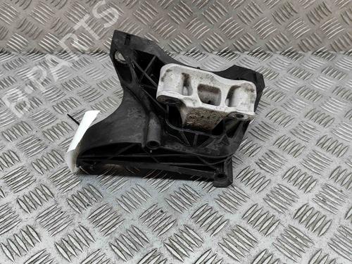 Used Engine mount PEUGEOT 3008 II SUV (MC_, MR_, MJ_, M4_) Hybrid (224 hp) 28554203