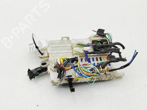 Used Fuse box Fuse box TOYOTA HILUX VII Pickup (_N1_, _N2_, _N3_) 3.0 D-4D 4WD (KUN26) (163 hp) 34630798 34630798