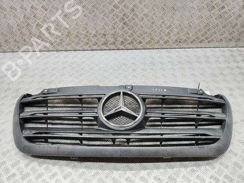 grille-mercedes-benz-sprinter-3-t-van-b910-2018-34630212 main image