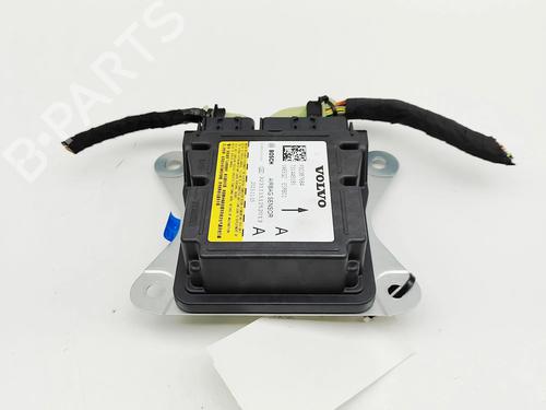 Used ECU airbags VOLVO XC40 (536) B4 Mild-Hybrid (197 hp) 30679102