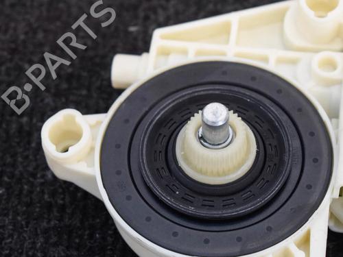 Right front window motor MERCEDES-BENZ GLA-CLASS (X156) GLA 200 (156.943) | BP6748292E20