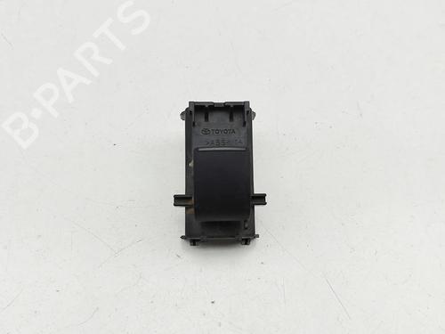 Used Right rear window switch Right rear window switch TOYOTA HILUX VIII Pickup (_N1_) 2.4 D 4WD (GUN125_, GUN125R) (150 hp) 34037386 34037386
