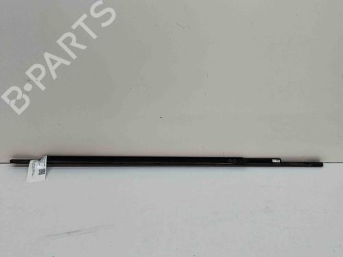 Door moulding trim LAND ROVER RANGE ROVER VELAR (L560) 2.0 D240 SD4 4x4 | BP29337190C150 