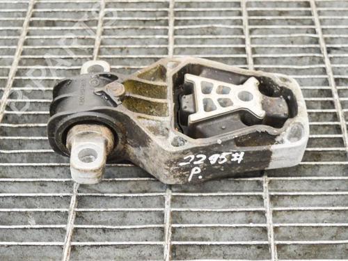 Used Gearbox mount MERCEDES-BENZ GLA-CLASS (X156) GLA 200 (156.943) (156 hp) 6748264