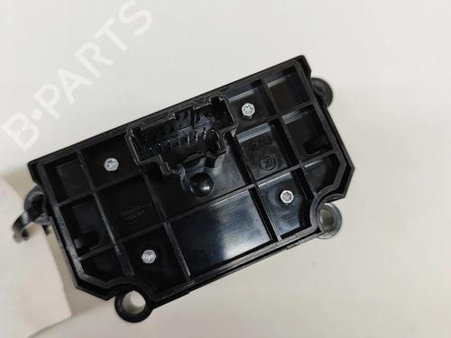 Switch LAND ROVER DISCOVERY V (L462) 3.0 D 4x4 | BP16076594I30