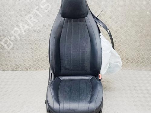right-front-seat-mercedes-benz-eqs-v297-2021-39204980 main image
