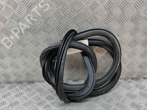 Used Rubber door seal SKODA ENYAQ iV SUV (5AZ) 80 (204 hp) 28551935