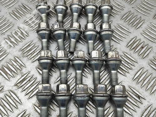 BP30544611O1 main image